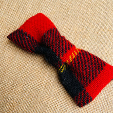 Load image into Gallery viewer, New Zealand Wool Blanket FRESH RETRO BOWS
