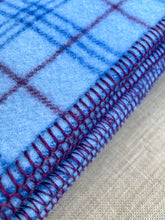 Load image into Gallery viewer, Thick Blue & Burgendy KING SINGLE New Zealand Wool Blanket