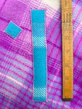 Load image into Gallery viewer, Extra Thick Fuchsia & Turquoise QUEEN New Zealand Wool Blanket