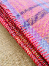 Load image into Gallery viewer, Pretty Salmons Aranui Cuddledown DOUBLE New Zealand Pure Wool Blanket.