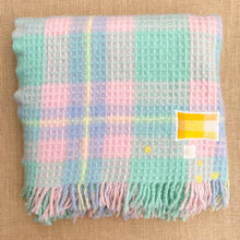 Load image into Gallery viewer, Waffle Pastel BABY/KNEE New Zealand Wool