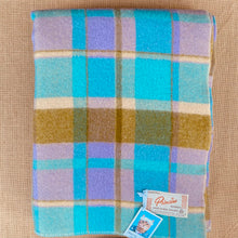 Load image into Gallery viewer, Stunning Bright Original 1970's Onehunga Woollen Mills SINGLE Wool Blanket PAIR