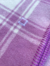 Load image into Gallery viewer, Super soft Blush Mauve THROW/SINGLE New Zealand Wool Blanket (no label)