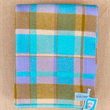 Load image into Gallery viewer, Stunning Bright Original 1970's Onehunga Woollen Mills SINGLE Wool Blanket PAIR