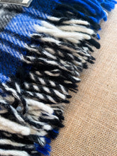 Load image into Gallery viewer, NAPIER Clan Supersoft TRAVEL RUG New Zealand Wool
