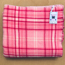 Load image into Gallery viewer, Brightest Pink KING SINGLE Wool Blanket - So beautiful! - Fresh Retro Love NZ Wool Blankets