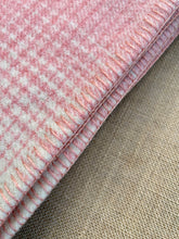 Load image into Gallery viewer, Beautiful Robinwul of Canterbury SINGLE Pure Wool Blanket