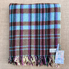 Load image into Gallery viewer, Sensational Vintage TRAVEL RUG - New Zealand Wool