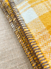 Load image into Gallery viewer, Soft 70's Retro SINGLE New Zealand Wool Blanket