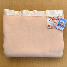 Load image into Gallery viewer, Beautiful Blush KING SINGLE Australian Wool Onkaparinga Blanket. - Fresh Retro Love NZ Wool Blankets
