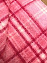 Load image into Gallery viewer, Brightest Pink KING SINGLE Wool Blanket - So beautiful! - Fresh Retro Love NZ Wool Blankets
