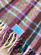 Load image into Gallery viewer, Sensational Vintage TRAVEL RUG - New Zealand Wool