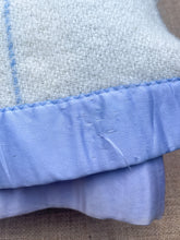 Load image into Gallery viewer, Beautiful Dream Blanket KING SINGLE/DOUBLE Pure Wool Blanket.