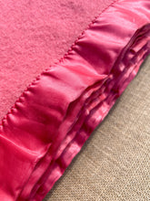 Load image into Gallery viewer, Soft & Pretty SINGLE Wool Blanket PRINCESS Onehunga Woollen Mills