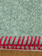 Load image into Gallery viewer, Classic Robinwul of Canterbury KING SINGLE Pure Wool Blanket.
