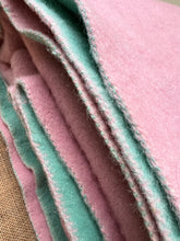 Load image into Gallery viewer, Wonderful DUOTONE! Ultra thick HEAVYWEIGHT DOUBLE NZ Wool Blanket
