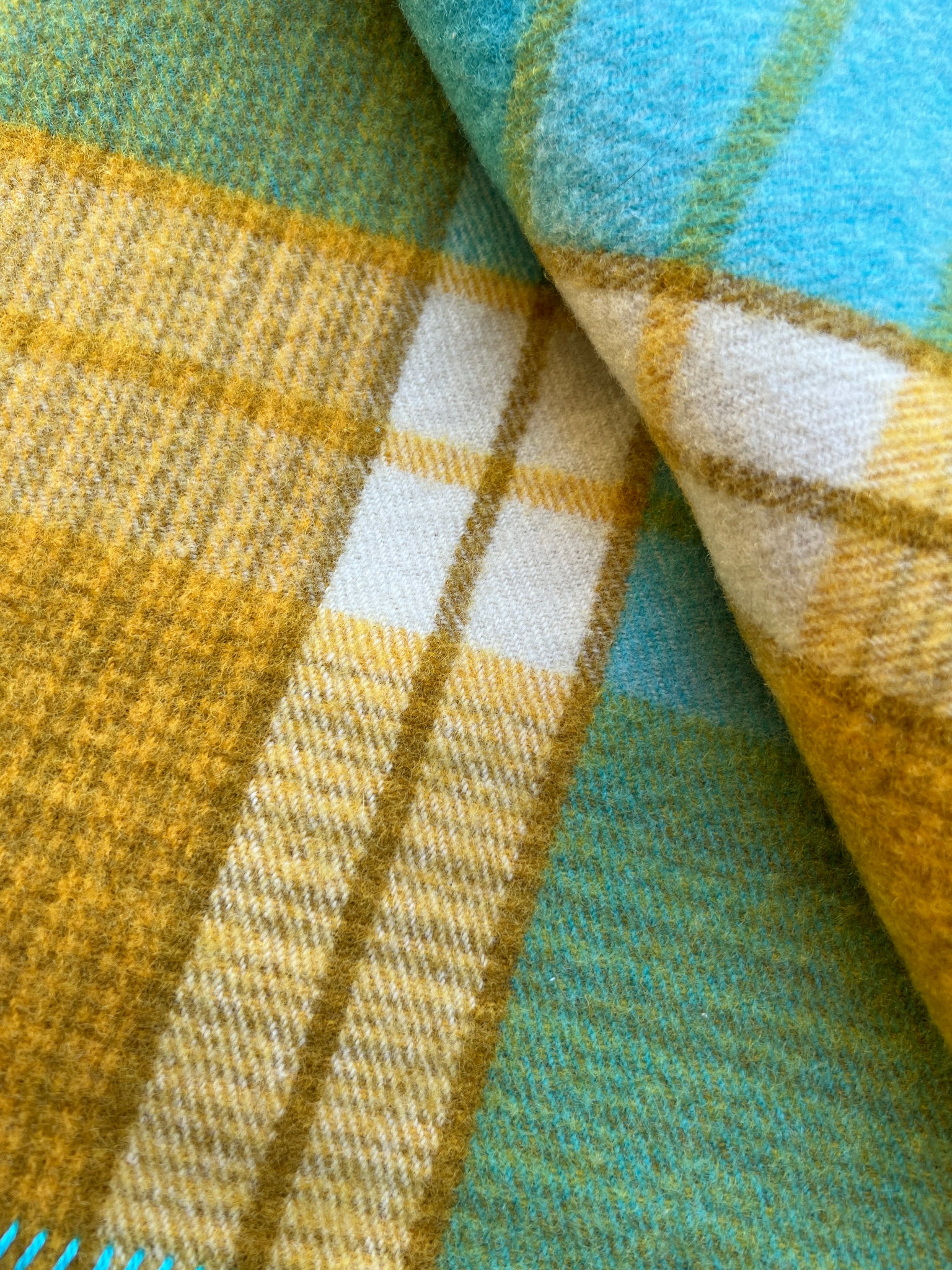 Fresh Retro Fav! SINGLE Pure Wool Blanket – Fresh Retro Love