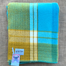Load image into Gallery viewer, Fresh Retro Fav! SINGLE Pure Wool Blanket
