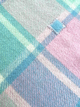 Load image into Gallery viewer, Soft Pastel Onehunga Princess DOUBLE/QUEEN Lightweight New Zealand Wool Blanket.

