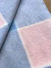 Load image into Gallery viewer, Lightweight Pastel SINGLE New Zealand Wool Blanket.
