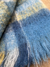 Load image into Gallery viewer, Mohair cutie MOHAIR THROW
