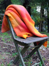 Load image into Gallery viewer, Rare Design Bright 1970&#39;s Onehunga Woollen Mills SINGLE Wool Blanket with Tiki Label - Fresh Retro Love NZ Wool Blankets
