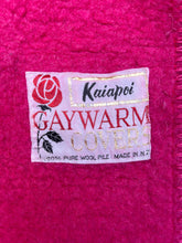 Load image into Gallery viewer, Hot Pink KAIAPOI GAYWARM SINGLE New Zealand Wool Blanket
