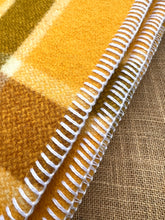 Load image into Gallery viewer, Thick &amp; Cosy Retro DOUBLE/QUEEN New Zealand Wool Blanket
