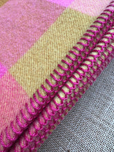 Load image into Gallery viewer, Hard to get colour combo! Onehunga SINGLE New Zealand Wool Blanket
