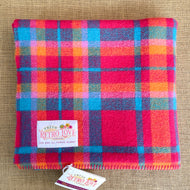 PINK MISFIT! (New Wool) KNEE RUG/COT