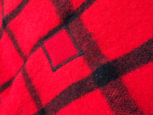 Load image into Gallery viewer, Ultra Vibrant Army Style SINGLE New Zealand Wool Blanket
