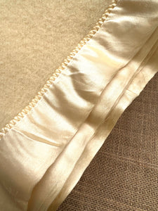 Thick & Cosy Extra Large SINGLE Wool Blanket by Onehunga Woollen Mills