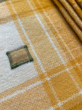 Load image into Gallery viewer, Super Fresh Retro Fav! DOUBLE/QUEEN New Zealand Pure Wool Blanket
