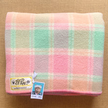 Load image into Gallery viewer, Super Fluffy and Thick DOUBLE El Rey Range New Zealand Wool Blanket
