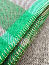 Load image into Gallery viewer, Kelly Green &amp; Brown DOUBLE New Zealand Wool Blanket (with label)

