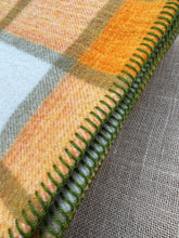 Load image into Gallery viewer, STUNNING Retro Olive &amp; Gold SINGLE Pure Wool Blanket
