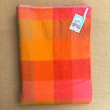 Load image into Gallery viewer, Rare Design Bright 1970&#39;s Onehunga Woollen Mills SINGLE Wool Blanket - Fresh Retro Love NZ Wool Blankets
