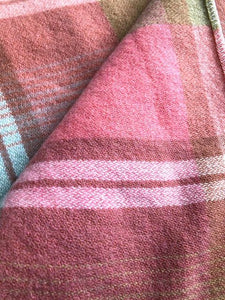 Beautiful Robinwul of Canterbury DOUBLE Pure Wool Blanket. - Fresh Retro Love NZ Wool Blankets
