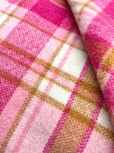 Load image into Gallery viewer, Vibrant Fuschia Pink &amp; Olive DOUBLE Extra Long NZ Wool blanket
