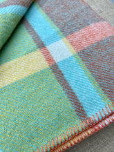 Load image into Gallery viewer, Party Mix of colours KING SINGLE New Zealand Wool Blanket
