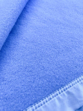 Load image into Gallery viewer, Pretty thick and soft SUPER KING Pure Wool Blanket
