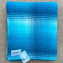 Load image into Gallery viewer, Our most popular colour! Ultra bright &amp; soft SINGLE New Zealand Wool Blanket
