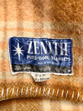 Load image into Gallery viewer, Thick Modern Retro Check SINGLE Wool Blanket - Zenith - Fresh Retro Love NZ Wool Blankets
