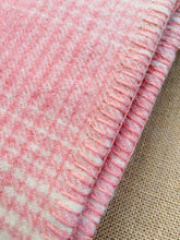 Load image into Gallery viewer, Beautiful Robinwul of Canterbury SINGLE Pure Wool Blanket. (With Label)
