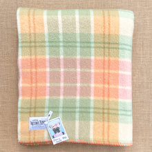 Load image into Gallery viewer, Fluffy and Extra Thick Large SINGLE New Zealand Wool Blanket
