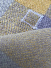 Load image into Gallery viewer, Lightweight pretty lavender &amp; butter DOUBLE Pure Wool Blanket.
