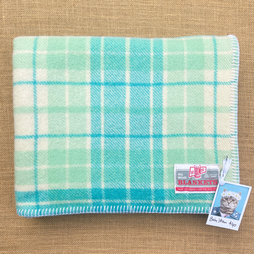 Soft & Fluffy Mint KNEE/BABY Pure Wool Blanket