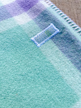 Load image into Gallery viewer, Lightweight Lavender &amp; Mint QUEEN Pure Wool Blanket.
