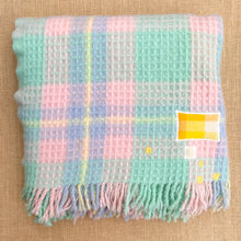 Load image into Gallery viewer, Waffle Pastel BABY/KNEE New Zealand Wool

