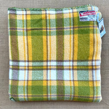 Load image into Gallery viewer, Thick Wool Olives KING  SINGLE Wondawarm Pure Wool Blanket
